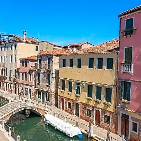 Hotel Ca' Dell'artista With Balcony And Terrace Benátky