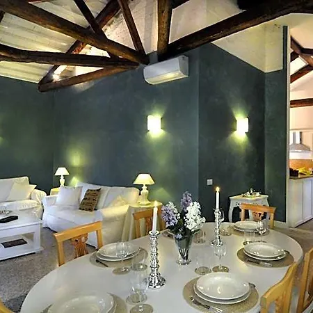 Ca' Dell'artista With Balcony And Terrace מלון 4*